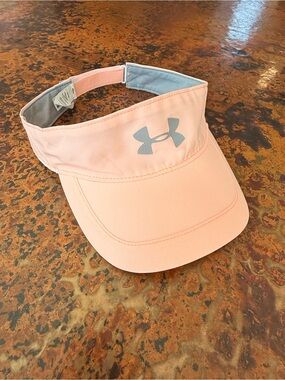 Under Armour Peach Reflective Heatgear Water Resistant Athletic Running Visor